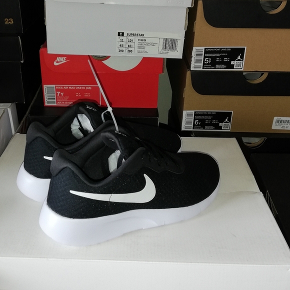 NIKE TANJUN FASHION US SIZE 4 YOUTH BRAND NEW NO BOX DUE IT'S BADLY DAMAGED - Picture 3 of 8